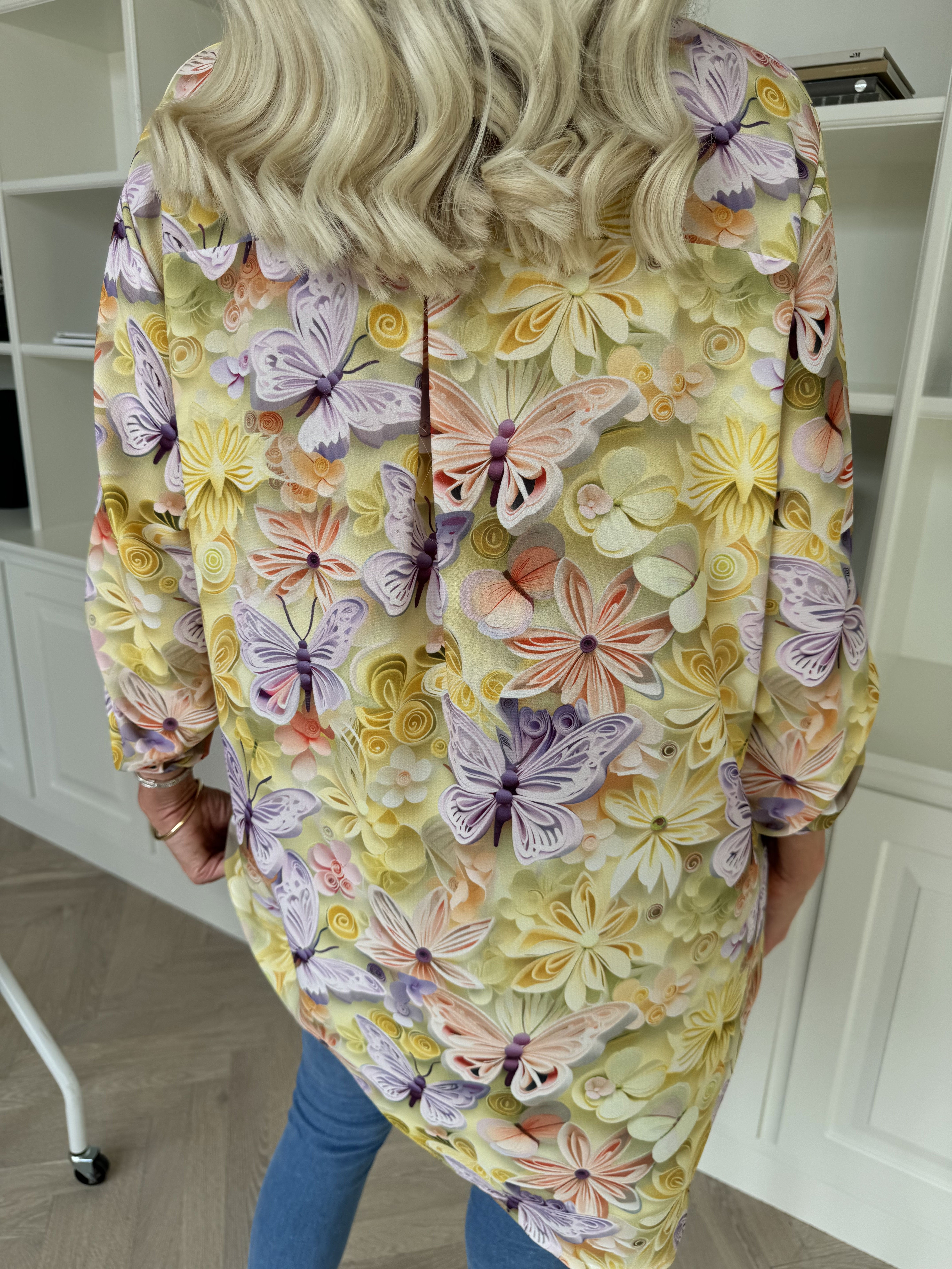 Vanesa Butterfly - Söt tunika i viskos med fjärilsmönster